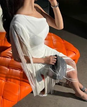 Белый шифон вечерние платья для женщин свадебные чай длина вечернее платье на одно плечо с кисточкой плиссированные Vestidos пункт Мухер гала Изображение