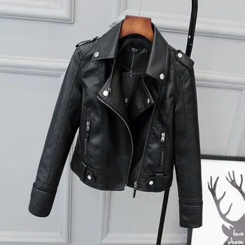 Корейская версия тонкой женской куртки из искусственной кожи 2023 Весна / осень-зима, новая мотоциклетная кожаная короткая куртка Изображение