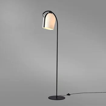 торшер современный дизайн торшеров pied de lampe промышленный светильник-тренога торшер из кованого железа современный деревянный торшер Изображение